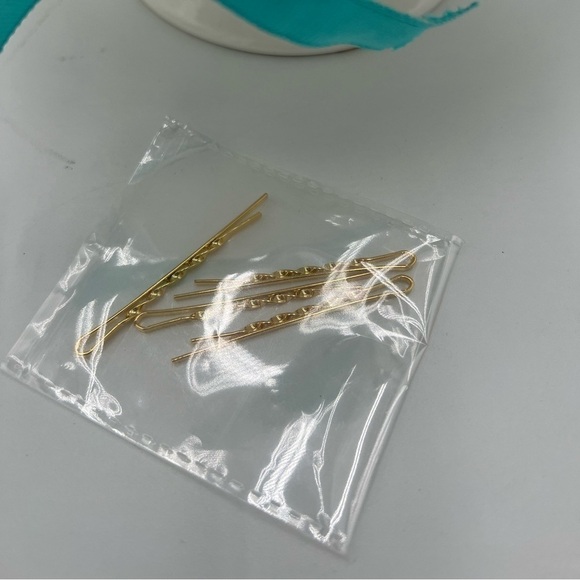 An Exquisite Vintage-Inspired Royal Crown - Picture 7 of 7